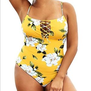 NWT CUPSHE yellow plus one-piece swimsuit
